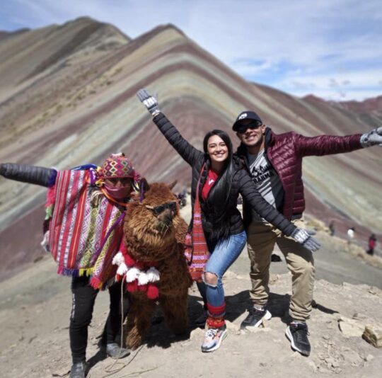 Montaña colorada por Cuscipata, Vinicunca